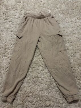 Universal Thread Beige Cargo Jogger Pants